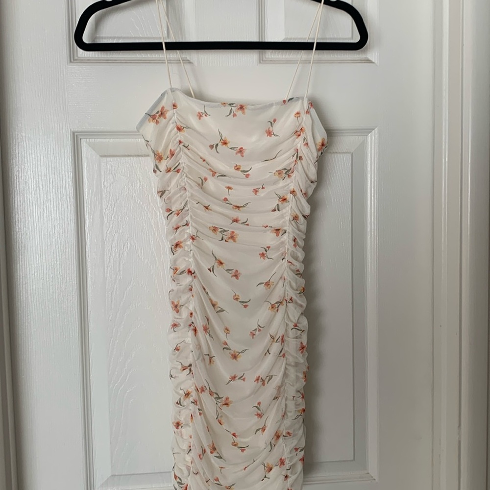 Floral Runched dress-super cute NWT